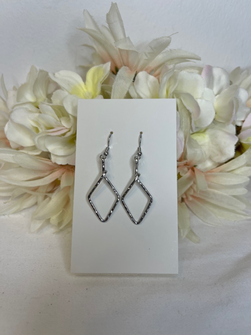 Sseko Hammered Polished Silver Open Diamond Drop Earrings